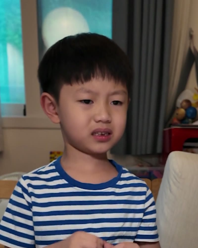 문제가 어려워지자 울먹이는 아이